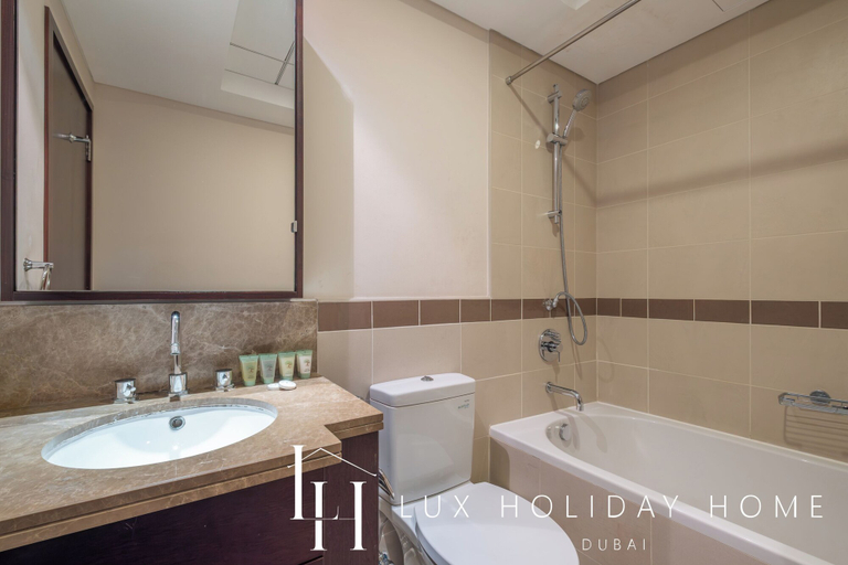 Bathroom, LUX The Downtown Blvd Suite, Dubai