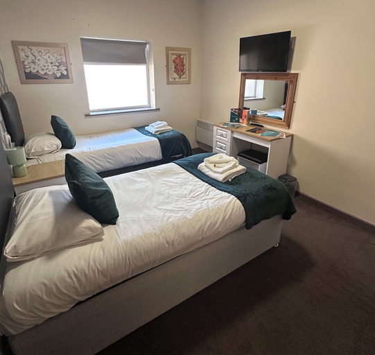Bedroom 5, The Minworth Club & Lodge, Birmingham