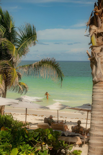 Room 2, Premium Condo With Terrace Pool View, Cozumel
