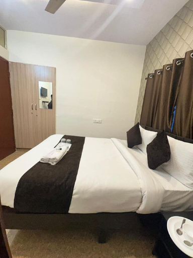 Bedroom 3, Hotel Golden Inn, Bangalore