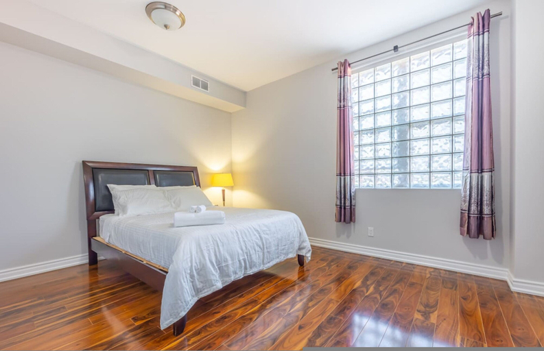 Room 3, Bright 1BR Apt in Niagara Falls and Scenic Stay, Niagara