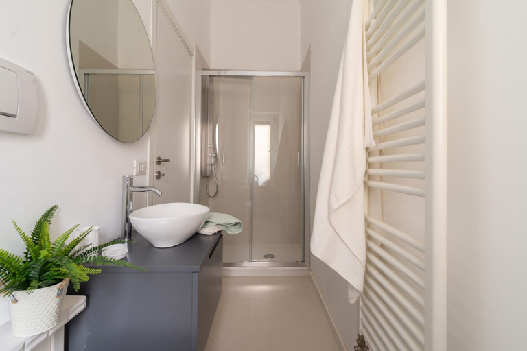 Room 4, w Refined 1BR Steps From Milan s Cultural Core, Milano