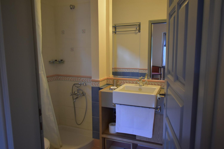 Bathroom 4, Kyriaki Guesthouse Suites, Central Greece