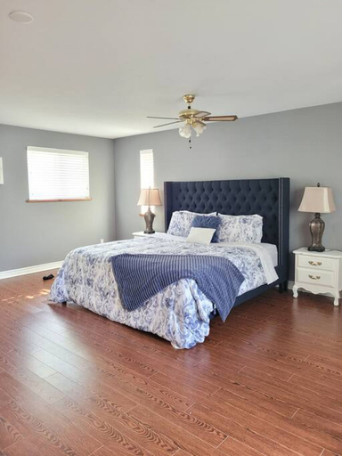 Room 5, Whispering Pines Riverside Getaway, Kawartha Lakes