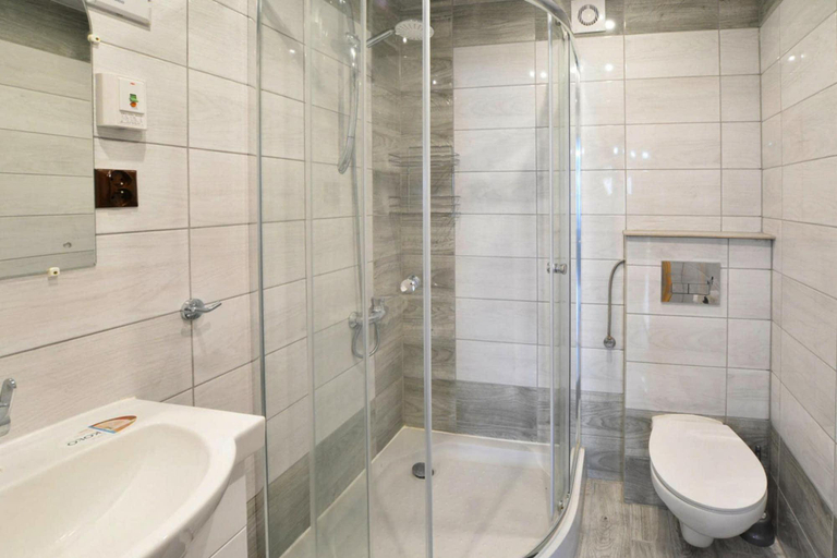 Bathroom 4, Large Holiday Home With a Lake View, Sławno