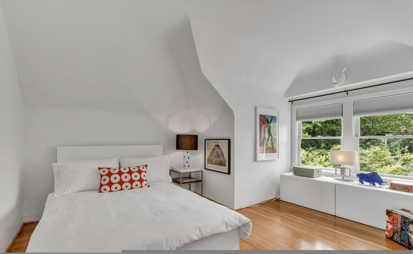 Room 2, Queen Elizabeth Park Home, Greater Vancouver