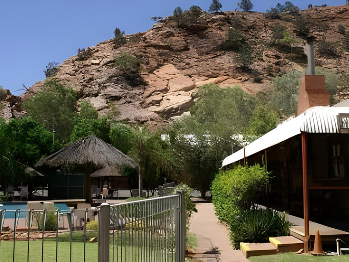 Exterior & Views