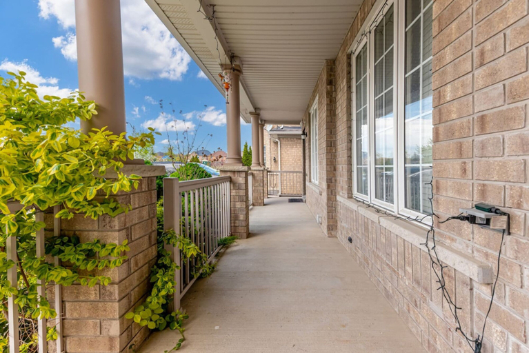 Room 2, Brampton Retreat Quiet 2BR Residential Area, Peel