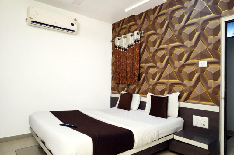 Bedroom 3, Goroomgo Satluj Guest House Ahmedabad, Ahmadabad