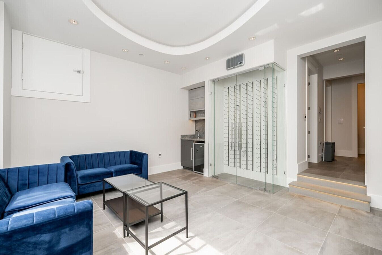 Room 4, Centrally-located Luxury Home With Views Cinema, Greater Vancouver