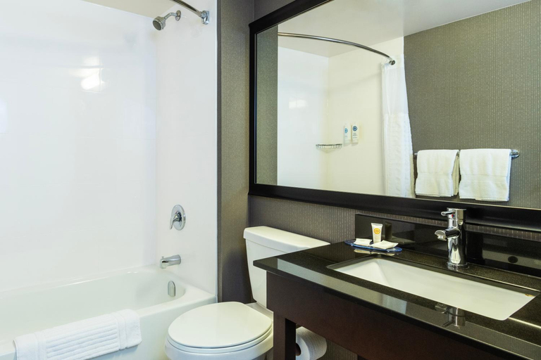 Bathroom 4, Comfort Inn - Parry Sound, Parry Sound