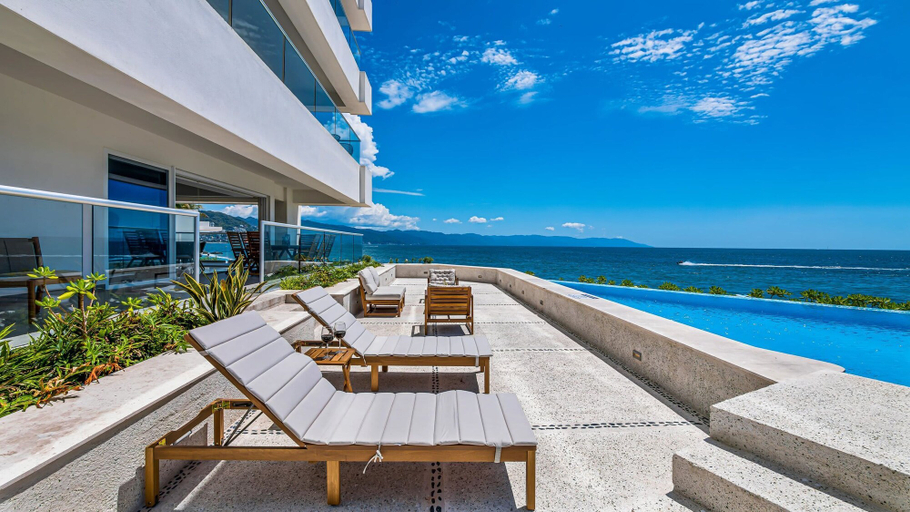 Room 4, Beachfront Private Pool Theatre Room Views, Puerto Vallarta