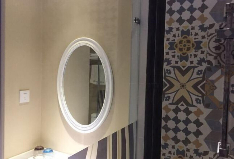 Bathroom 3, Qing Niao Yi Shu Hotel, Kunming
