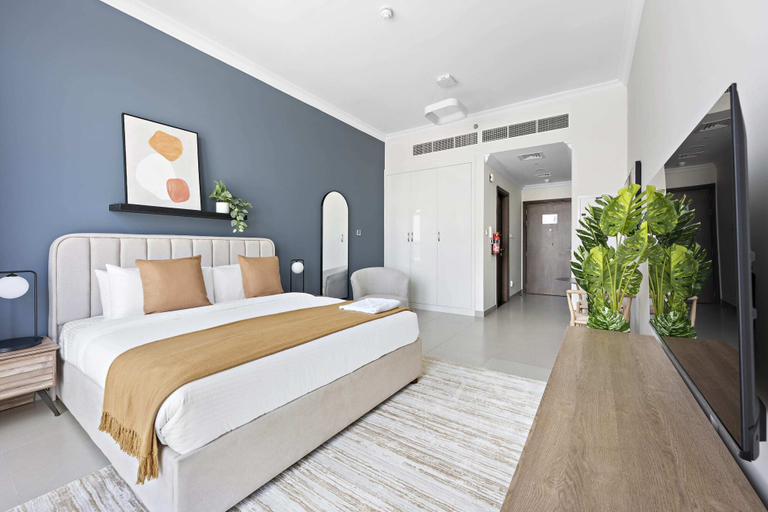 Room 2, Silkhaus Pool Gym Beautiful Studio Art Gardens, Dubai