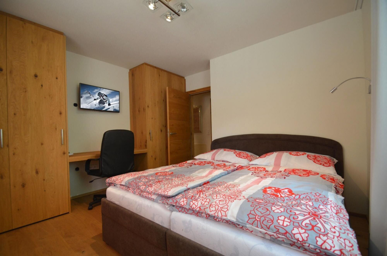 Room 2, Zell City Exclusive Lodges - MAX ONE, Zell am See