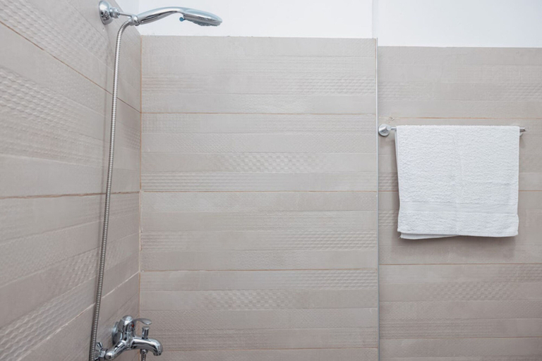 Bathroom 4, The Seaside Oasis Apartment, Vlorës