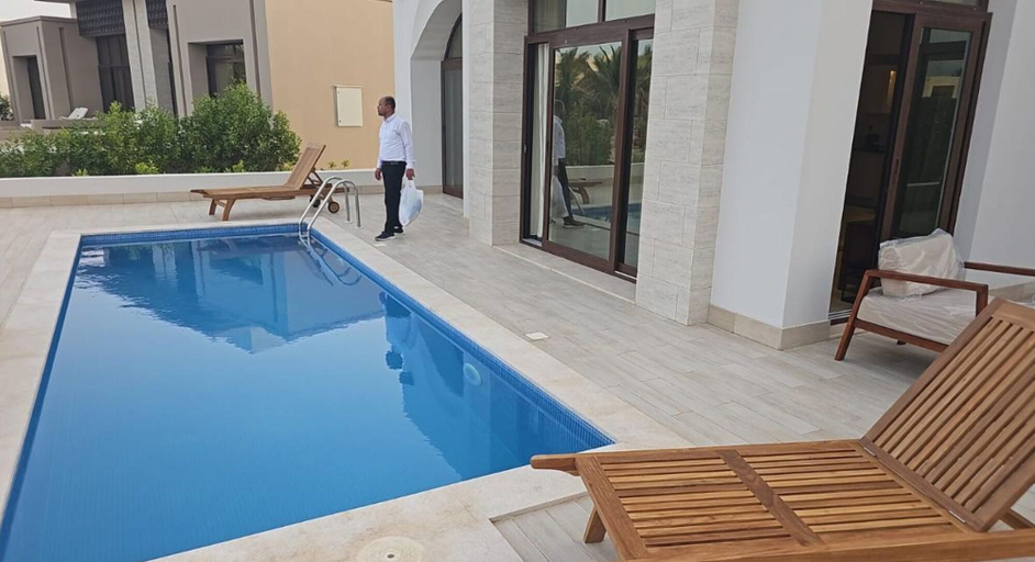Room 4, Refined Marina View Retreat, Taqah