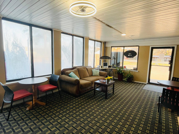 Others 5, Holiday Pines Inn and Suites, Delaware