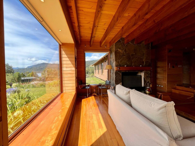 Room 5, Modern Rustic House Playa El Monje Laundry Wifi, Cautín