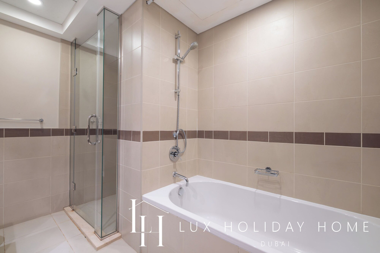 Bathroom 4, LUX The Downtown Blvd Suite, Dubai