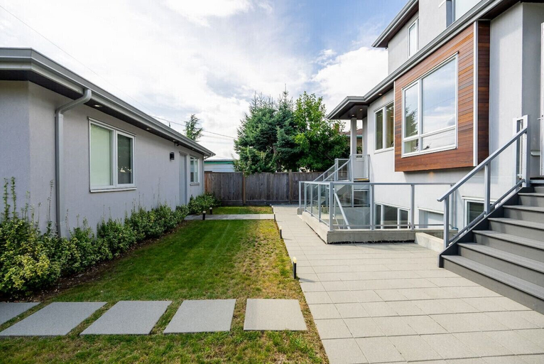 Room 2, Centrally-located Luxury Home With Views Cinema, Greater Vancouver