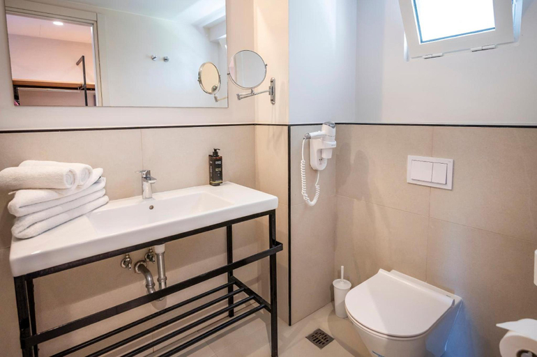 Bathroom 5, SMY Kos Beach & Splash, South Aegean
