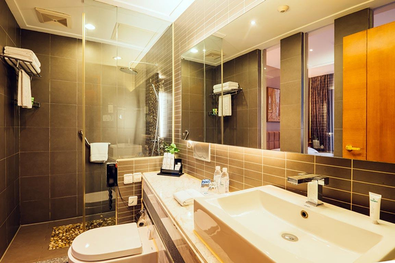 Bathroom, Green Land Hotel, Chengdu