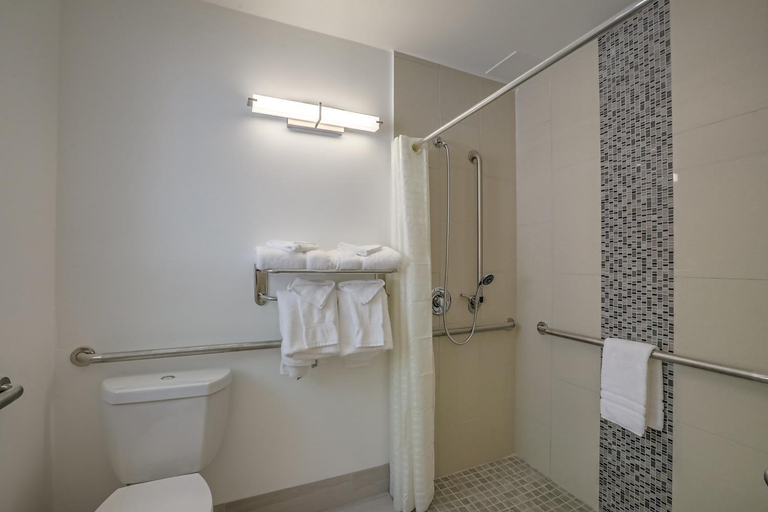 Bathroom 3, El Sendero Inn, an Ascend Collection Hotel, Santa Fe