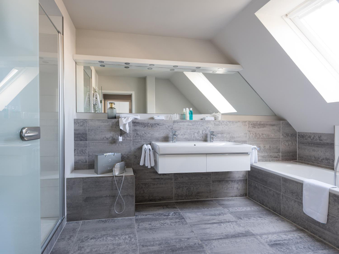 Bathroom 3, Bodenseehotel Renn, Bodenseekreis