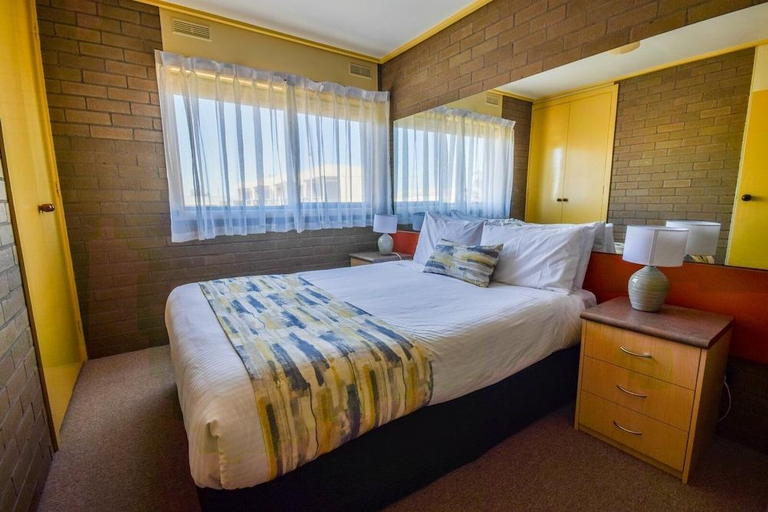 Bedroom, Emmanuel Holiday Apartment, E. Gippsland - Bairnsdale