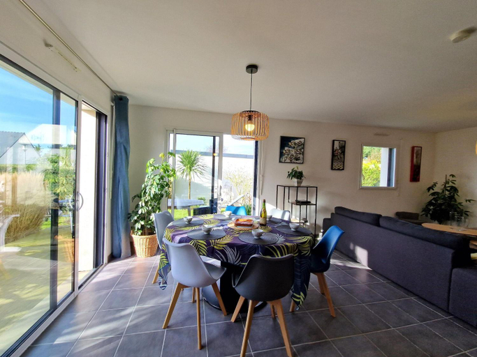 Facilities, Modern House Near the Coast, Finistère