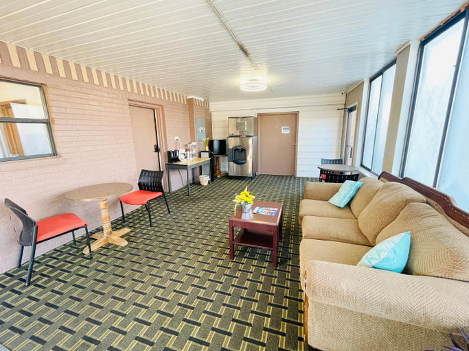 Others 4, Holiday Pines Inn and Suites, Delaware