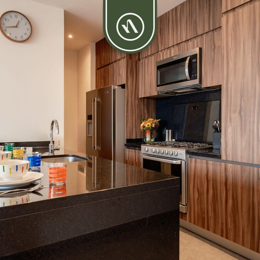 Room 4, Luxury 2 BR Condo in Reforma - Skyline View - Pool, Mexico City