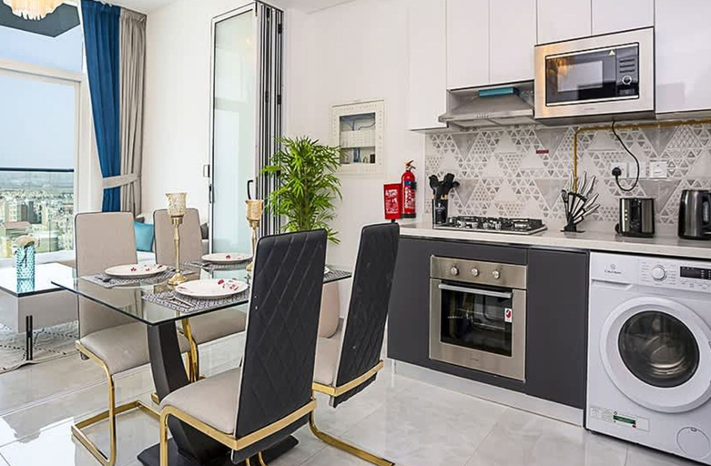 Room 4, Homesgetaway -spacious 1BR Apt in Pearlz by Danube, Dubai
