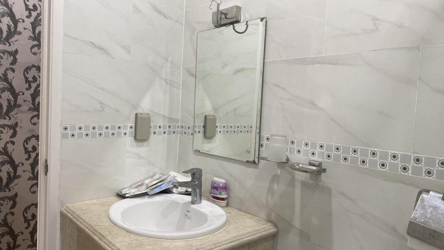 Bathroom 4, Tra My Sai Gon Hotel, Ho Chi Minh City