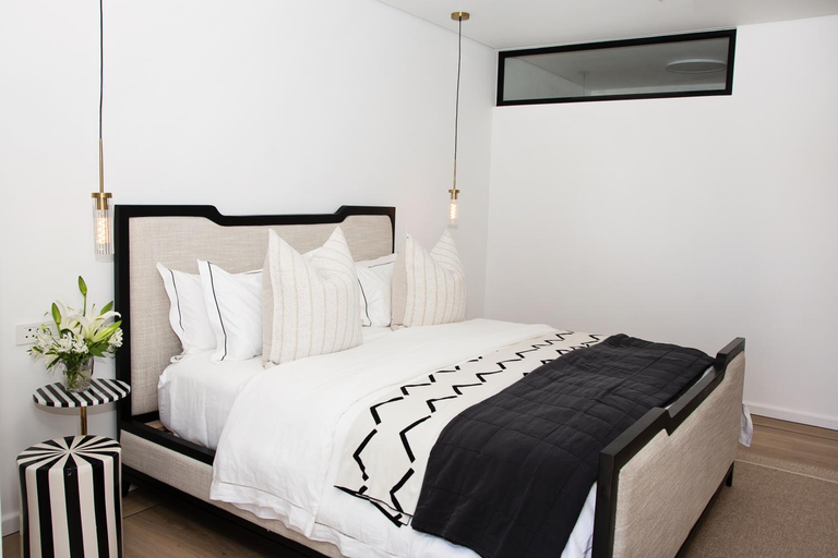 Others 5, Coco Queen, Cape Winelands