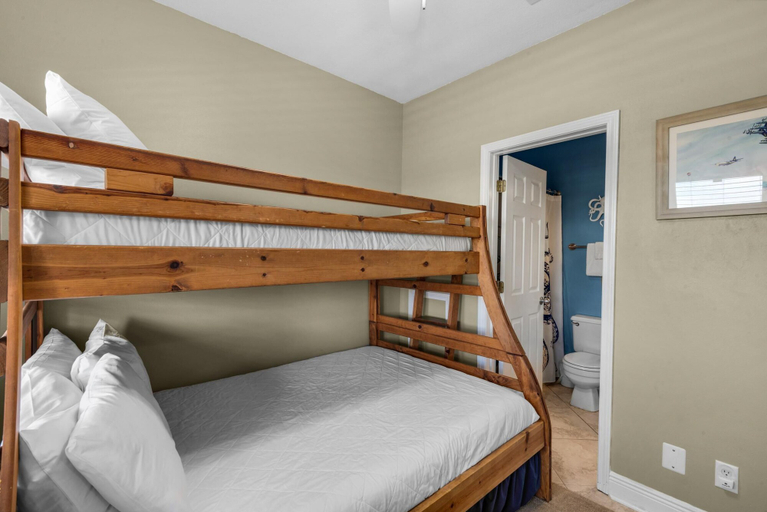 Bedroom 3, Baywatch C8, Escambia