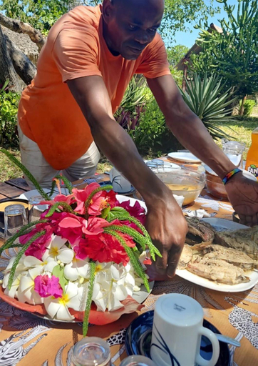 Food & Drinks 4, 38m2 Turtle Suite in a 560 m2 Villa, Indian Ocean View, Lungalunga