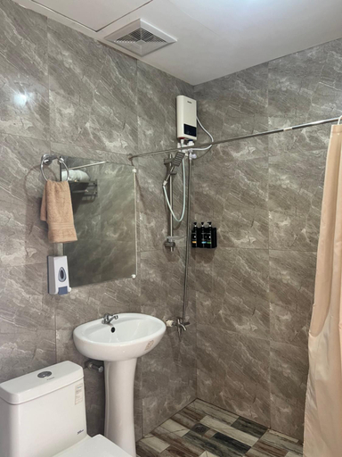 Bathroom 5, C View Resort, Sipalay City