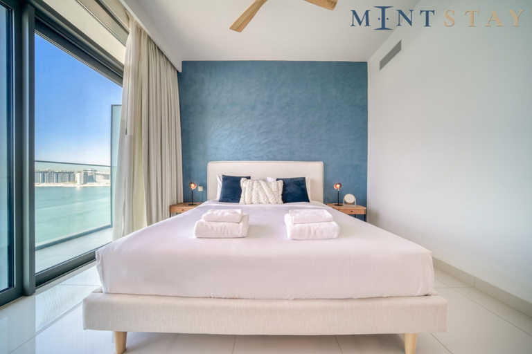 Room 2, Luxury Sea View Living on Emaar Beachfront, Dubai