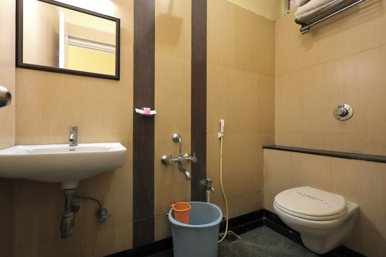 Bathroom, P R Pride Inn, Puducherry