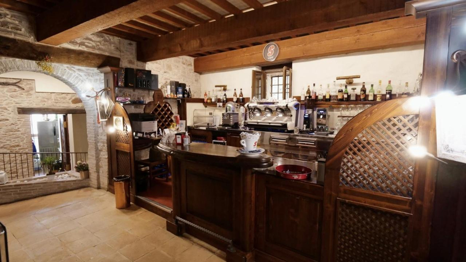 Food & Drinks, Borgo de' Varano by Hotel I Duchi, Macerata