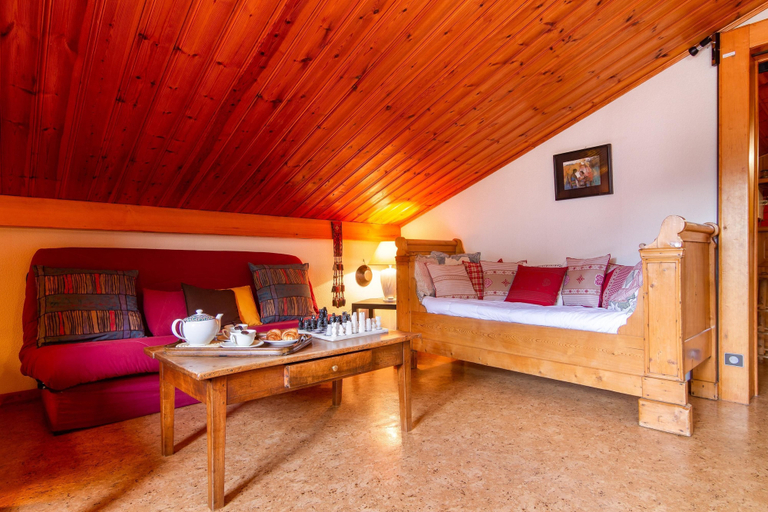 Room 5, La Pers v Rance 15 - Le Triangle d Or, Haute-Savoie