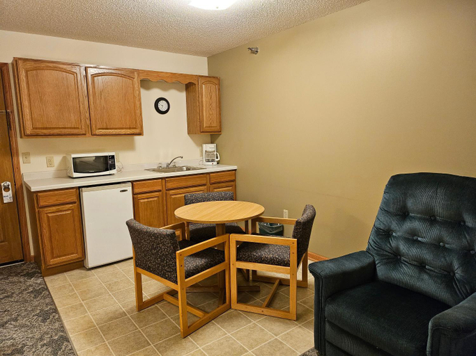 Others 5, Budget Host Inn & Suites, Delta