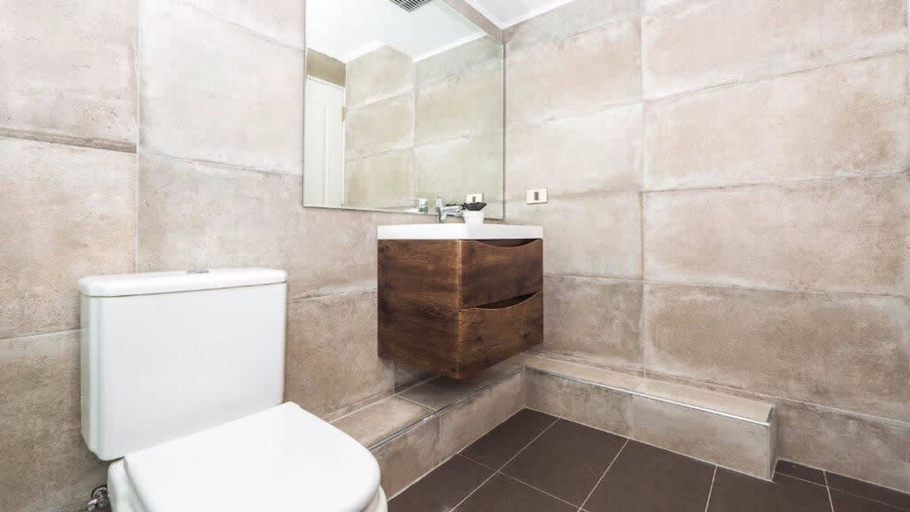 Room 2, Carmencita St I Classic 1 Bedroom Apartment in El Golf, Santiago
