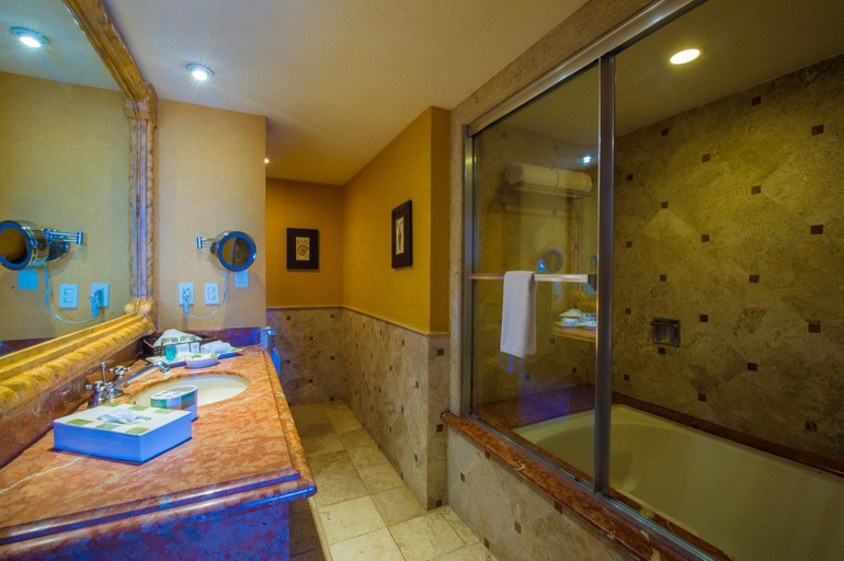 Bathroom 5, Playa Grande Resort, La Paz