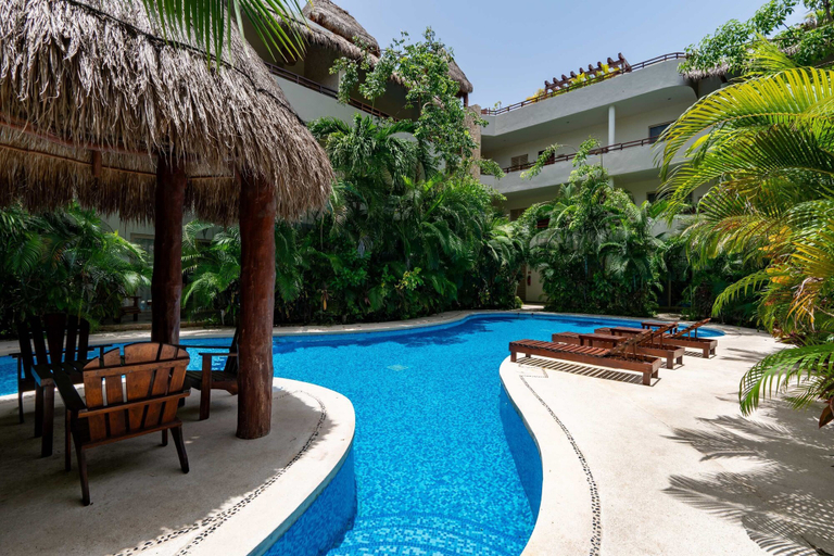 Room 4, Stunning Penthouse With Private Rooftop Hot Tub, Cozumel