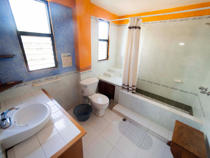 Bathroom 4, Hotel Tiosh Abaj, Santiago Atitlán
