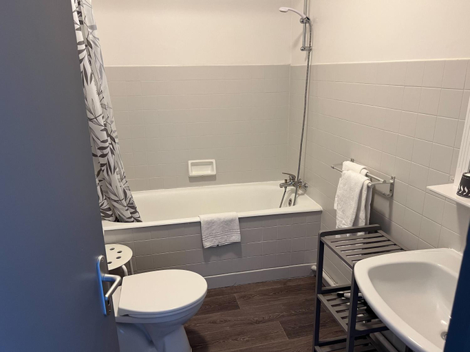 Bathroom, Le Chambellan, Dordogne