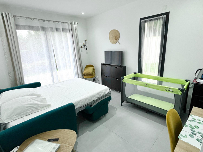 Others 2, Ecolodge37 Chambre independante SdB, WC et parking, Indre-et-Loire